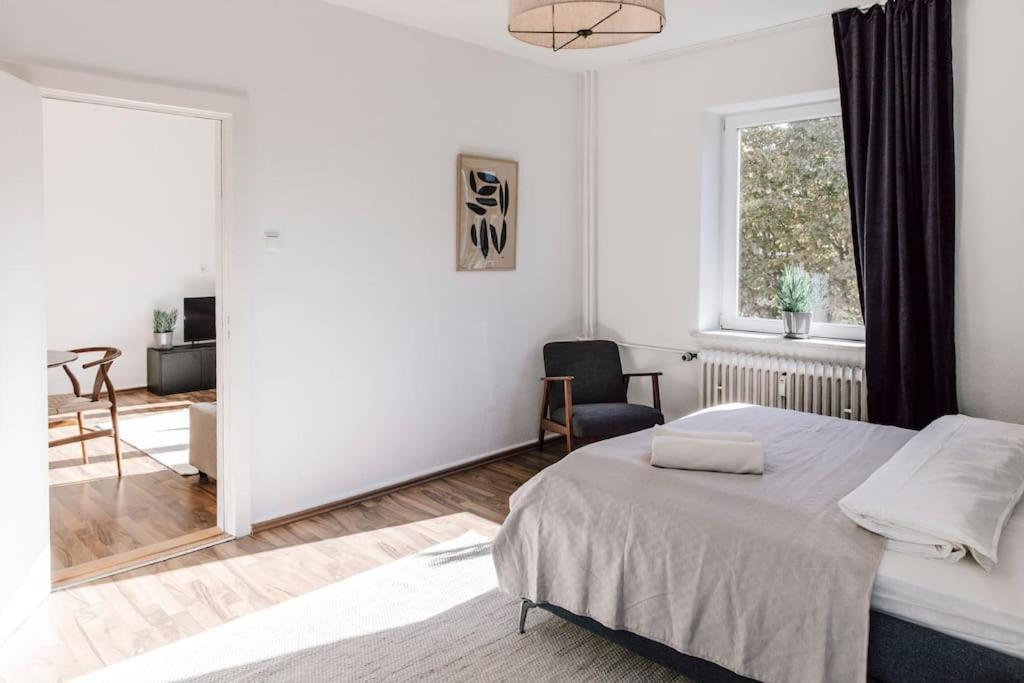 Komplett Neu: 2-Zi Zentral Im Altbau. 24H-Checkin Киль Экстерьер фото